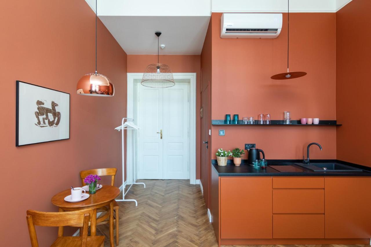 Barbacan Suites - Old Town Apartments - By Upstairs Cracovia Exterior foto