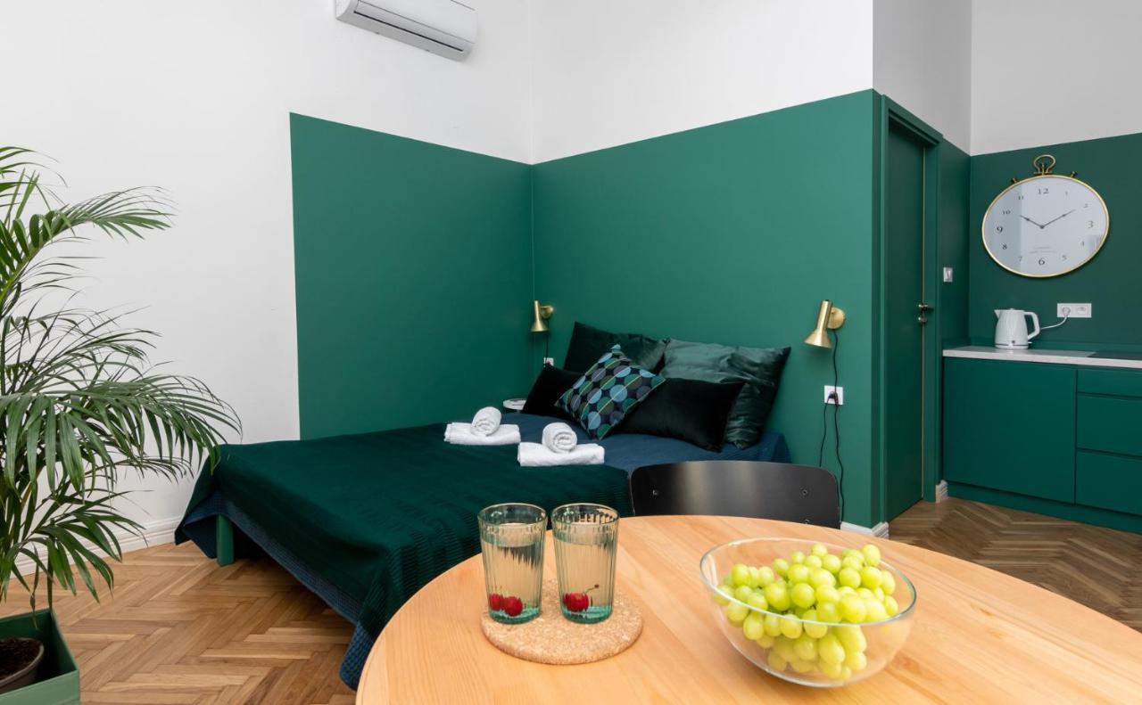 Barbacan Suites - Old Town Apartments - By Upstairs Cracovia Exterior foto