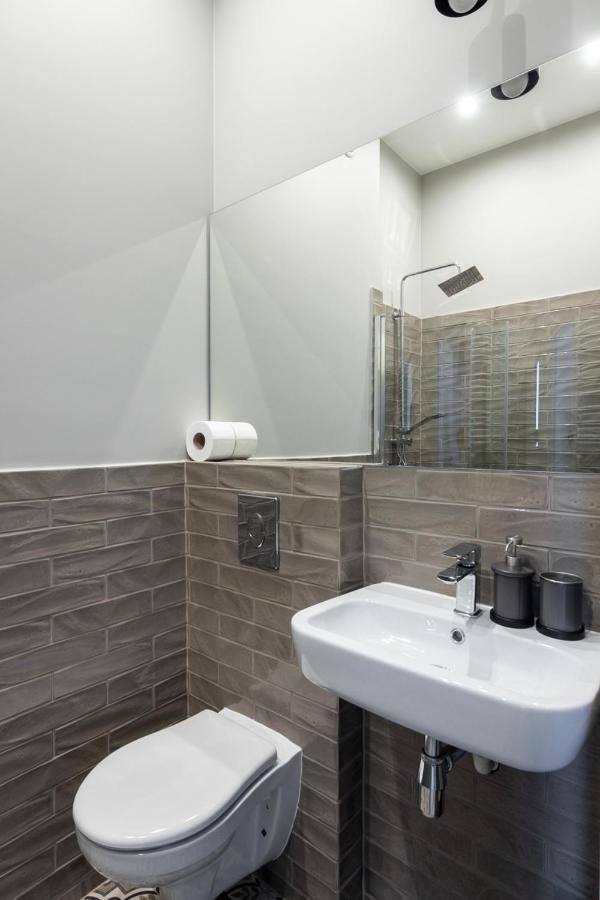 Barbacan Suites - Old Town Apartments - By Upstairs Cracovia Exterior foto